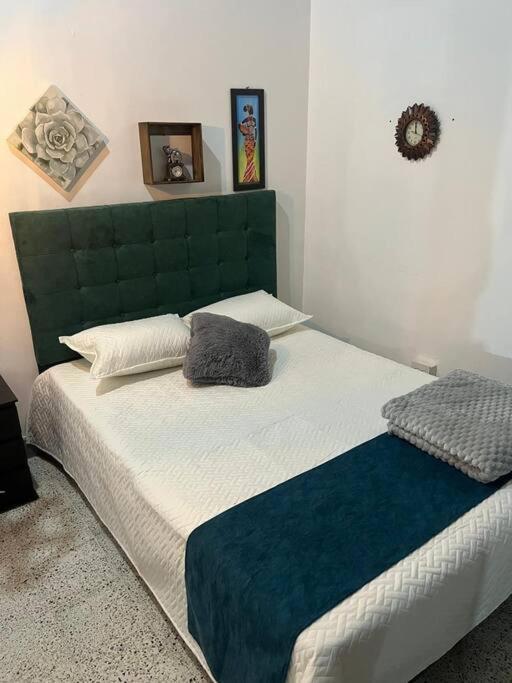 Casa La Victoria Completo * Medellín
